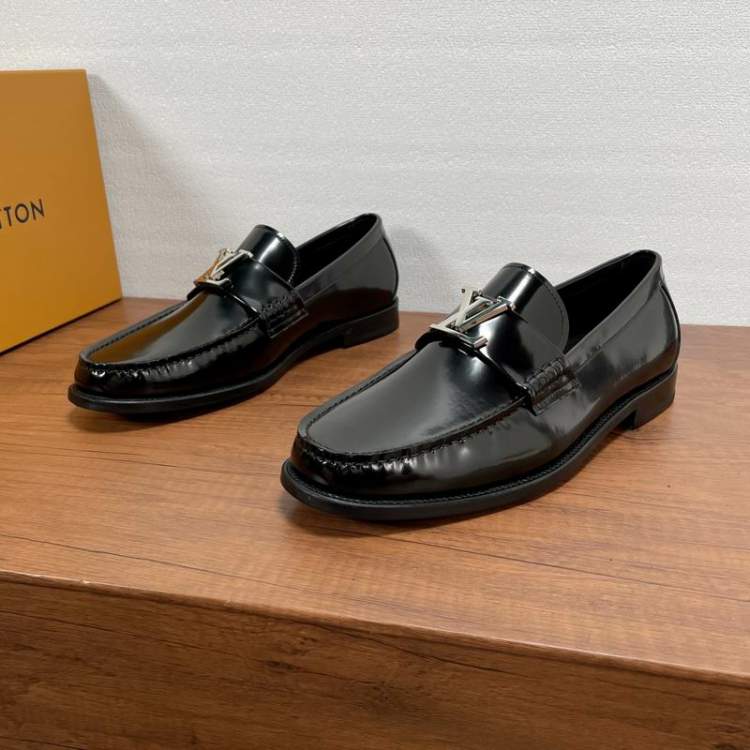 Picture of Louis Vuitton Shoes _SKULVsz38-45hnh080114644